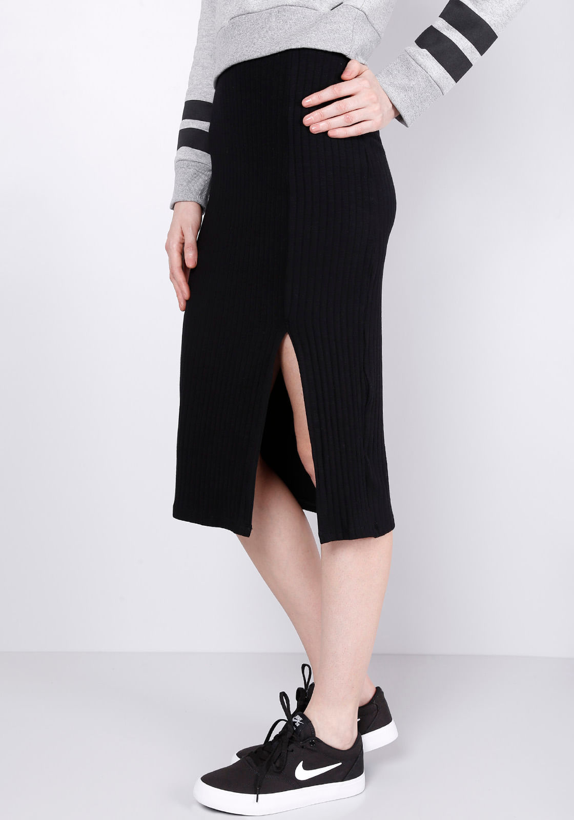 saia midi preta canelada