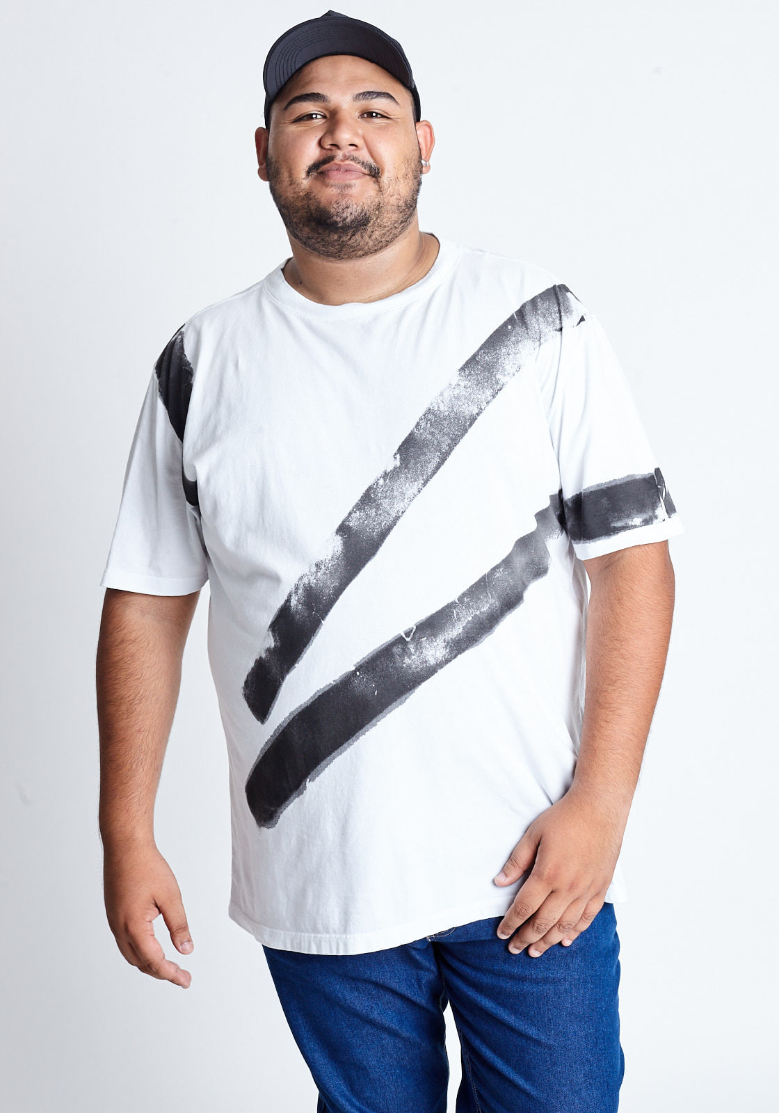 Como variar a camisa branca plus size: 9 jeitos de usar | Looks plus size –  JUROMANO.COM