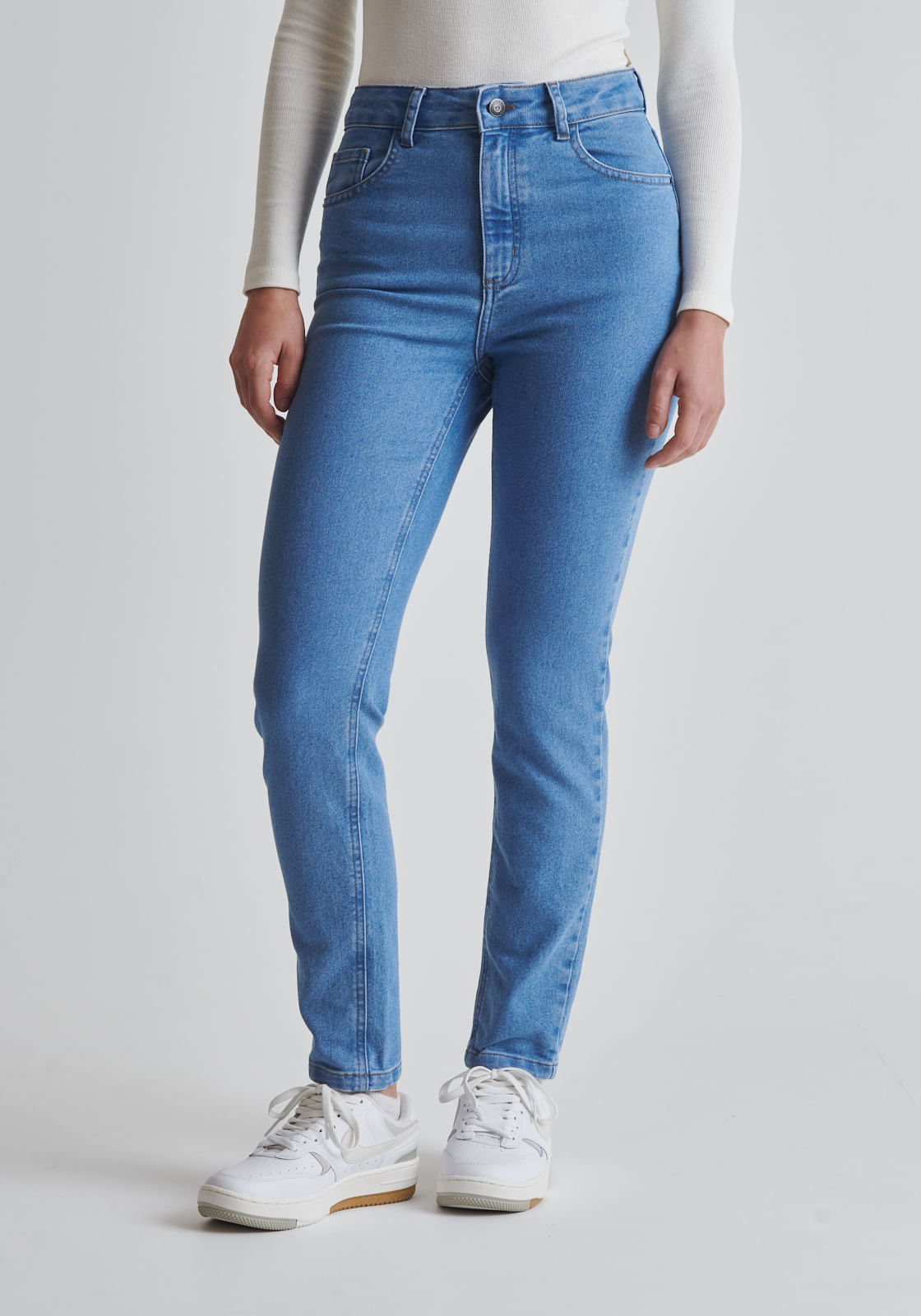 Calça jeans cigarrete cintura alta