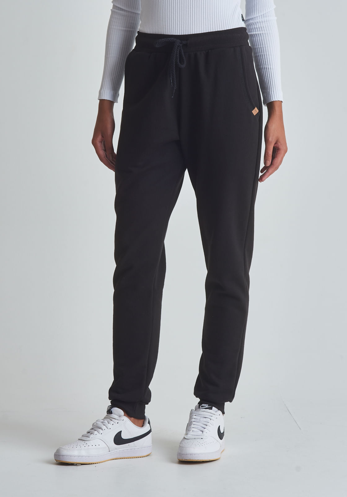 Calça básica moletom com punho preta