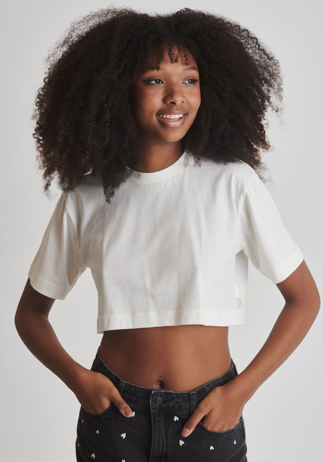 Camiseta cropped básica meia malha preta - Gang - inspire-se