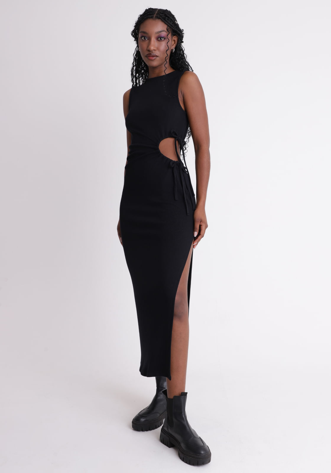 Vestido midi cut out na lateral