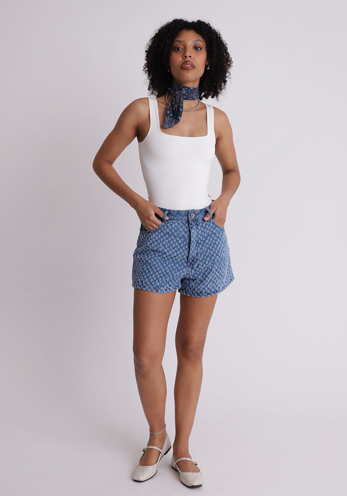 Short jeans feminino curto azul