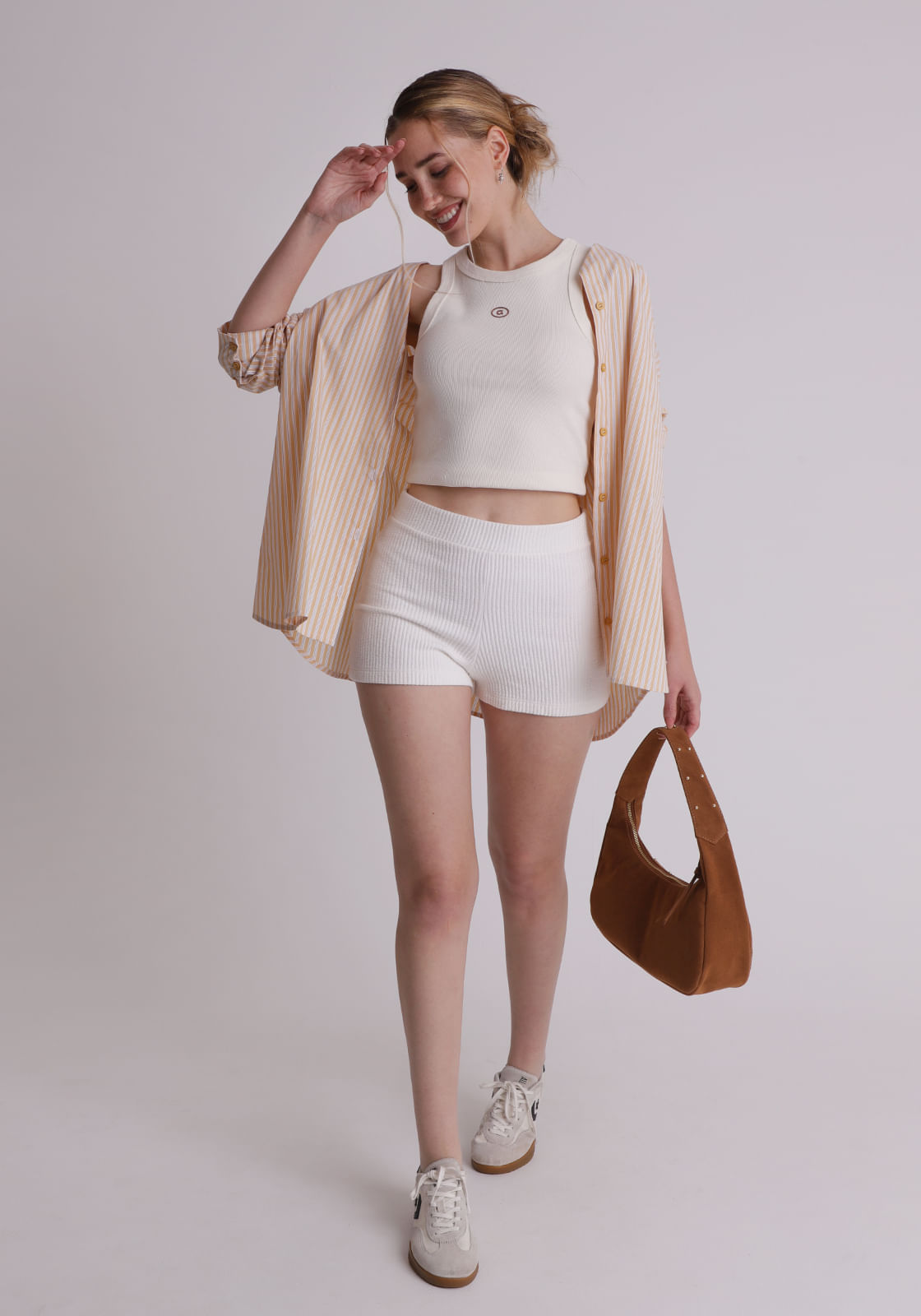 Short texturizada feminino canelada off white