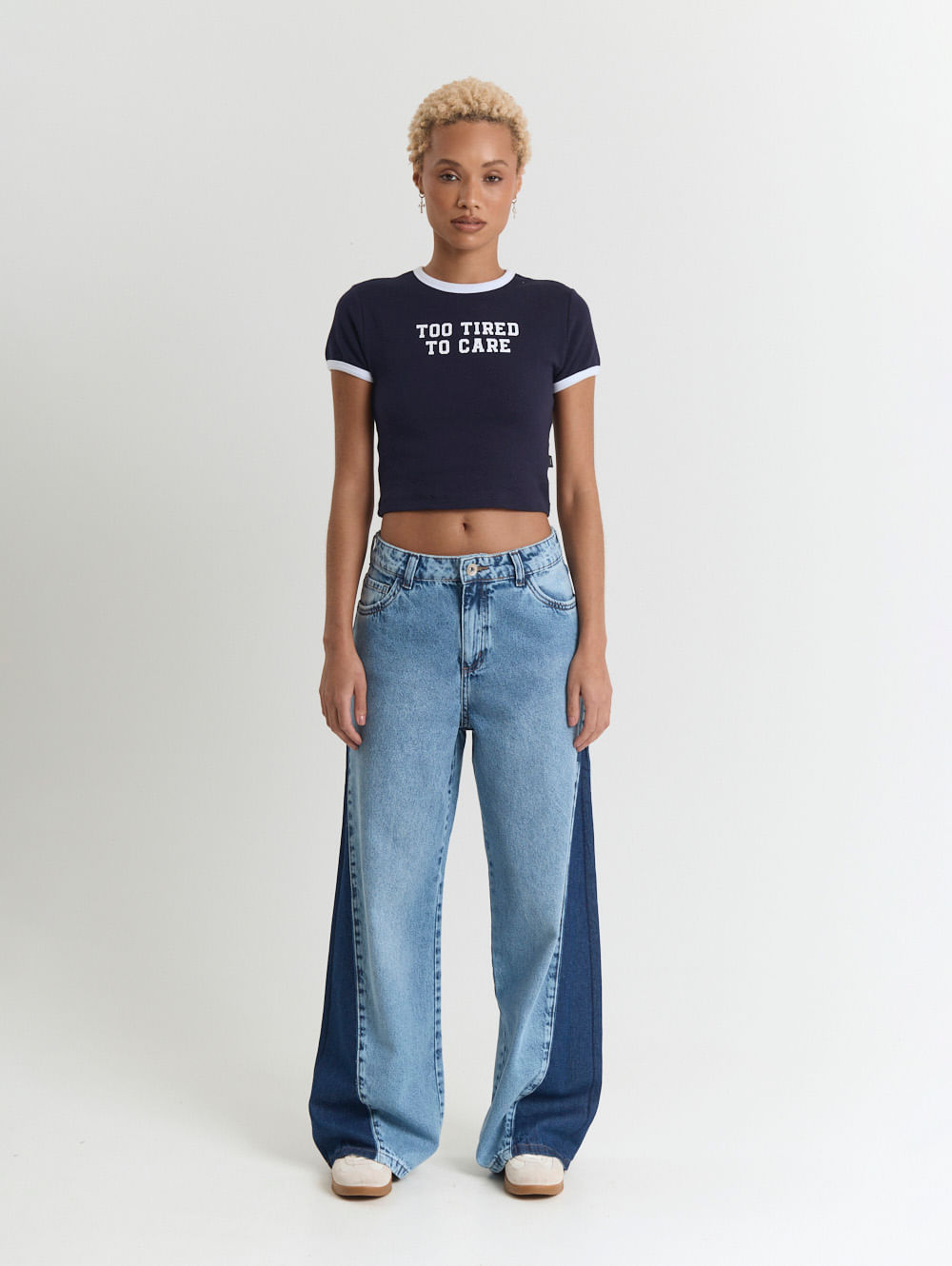 Calça jeans wide recorte lateral azul
