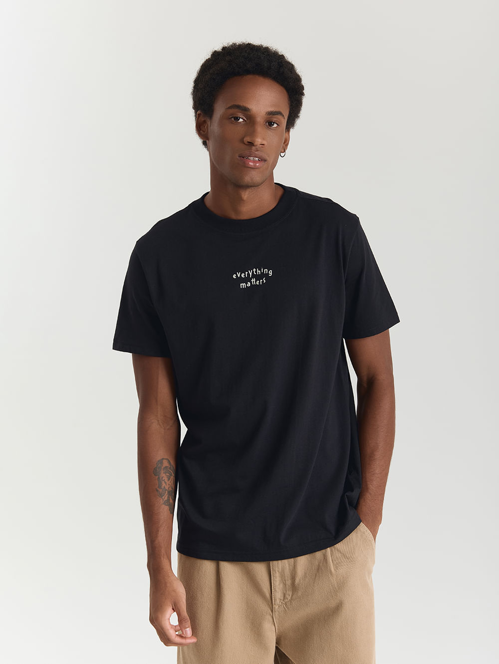 camiseta algodão masculina comfort