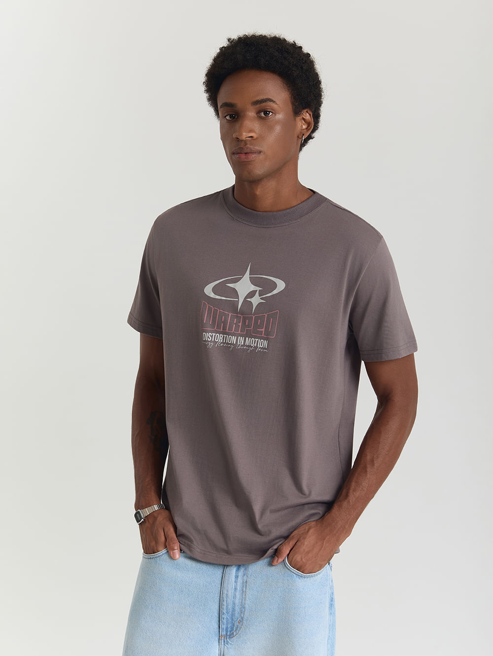 Camiseta algodão masculina comfort warped chumbo