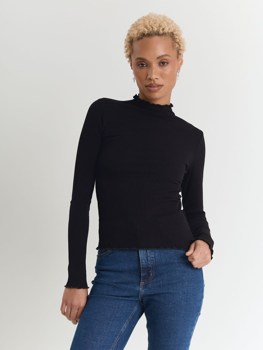 Blusa básica canelada manga longa preta