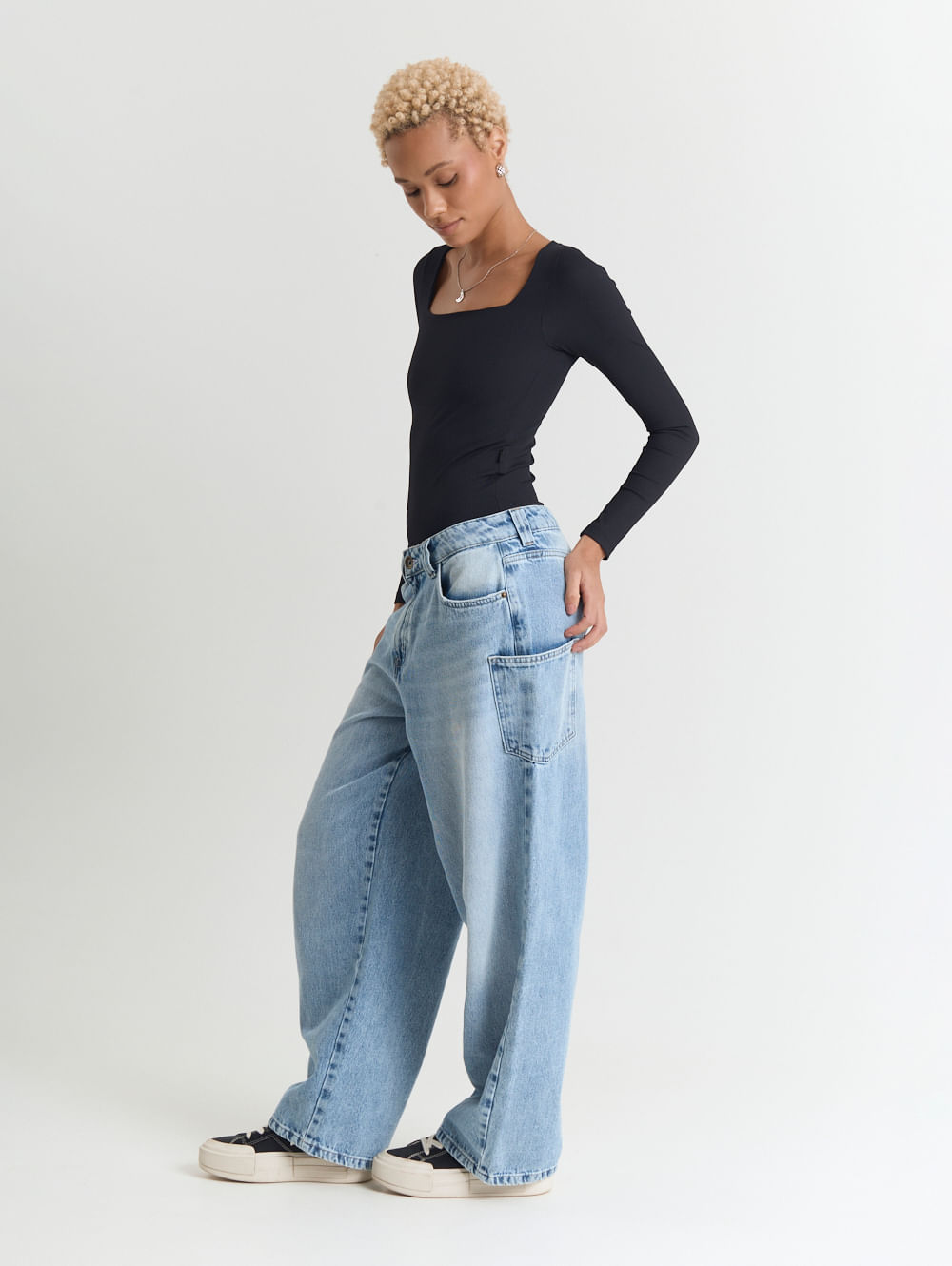 Calça jeans baggy cintura média com cinto - Gang - inspire-se
