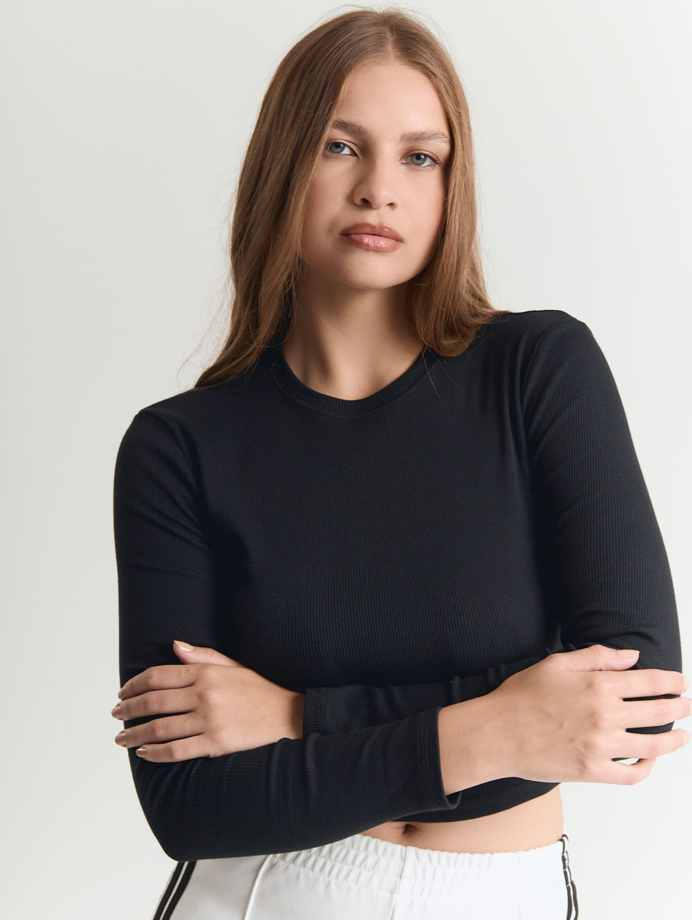 Blusa ribana feminino cropped básico Preto