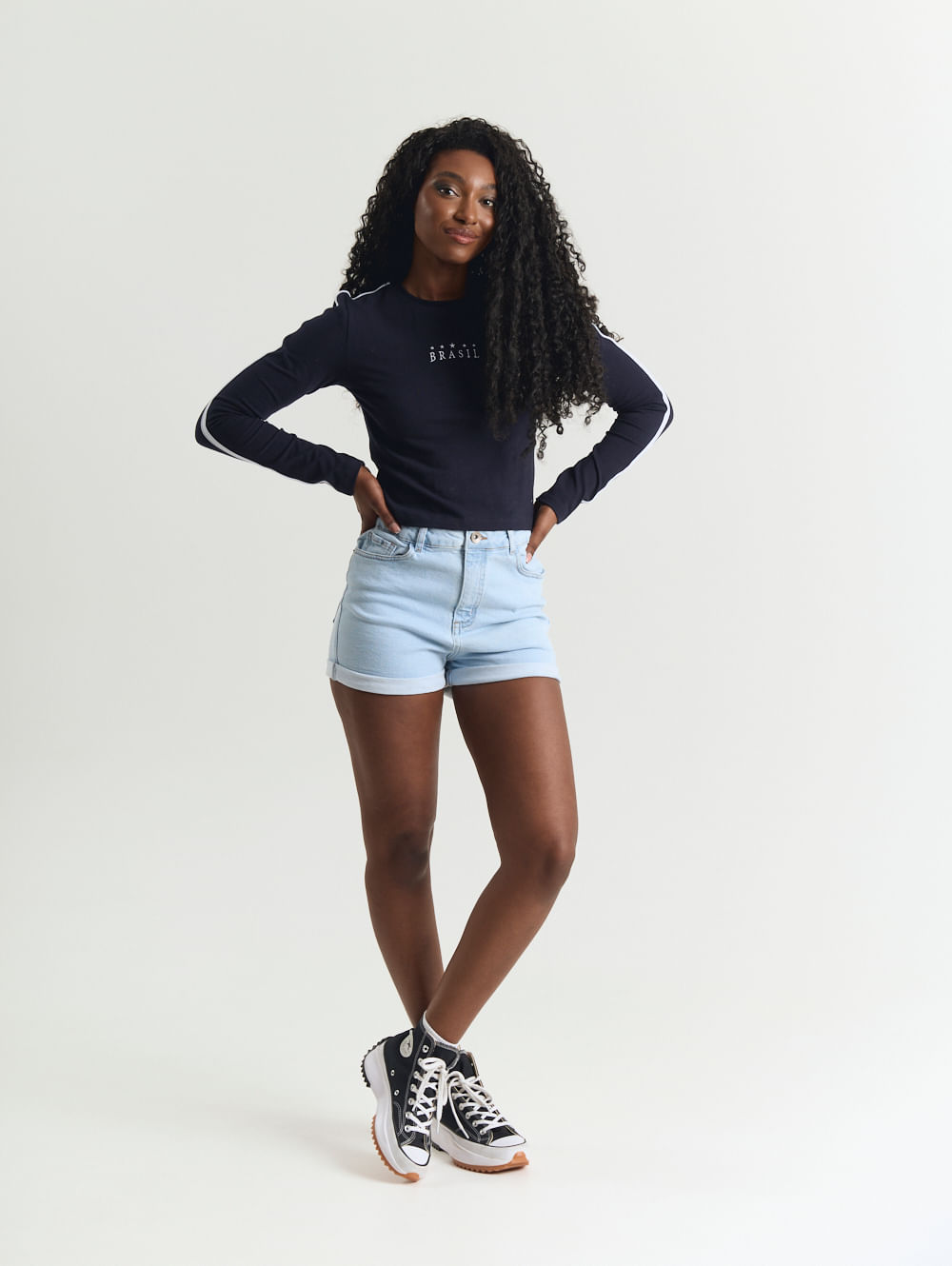 Short jeans feminino curto azul