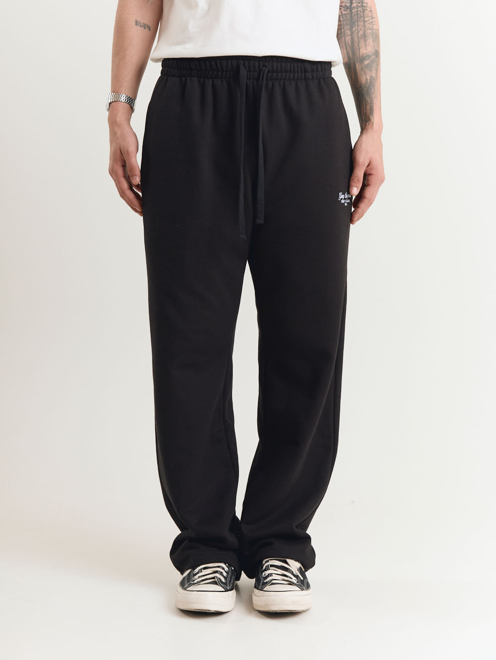 Calça de moletom super baggy com bordado lateral