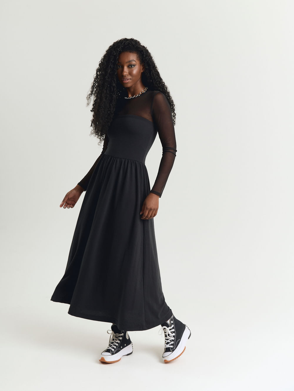 Vestido midi feminino evasê sem alça preto